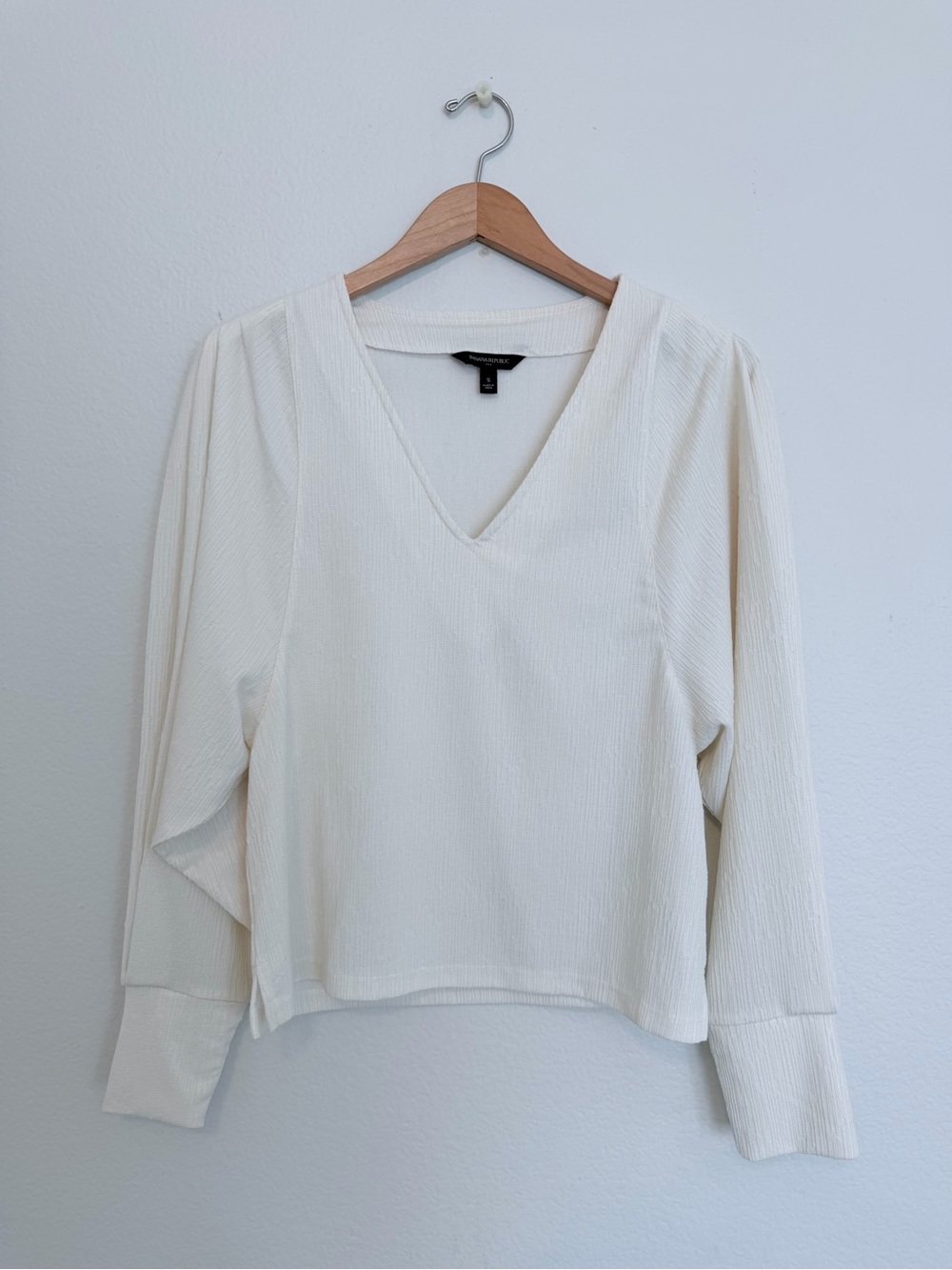 Banana Republic V-Neck Long Sleeve Women's Top - Cream Size S